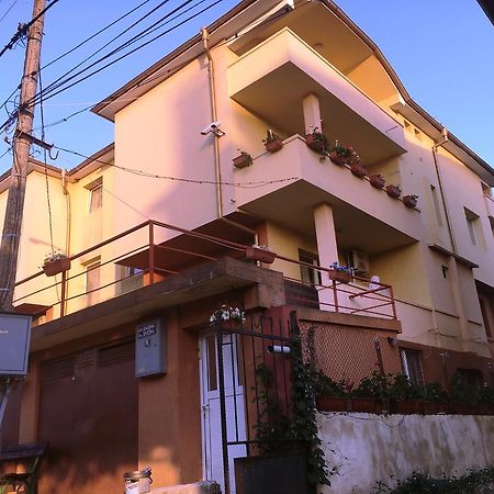 Guest House Jumbo Aheloi Exterior foto