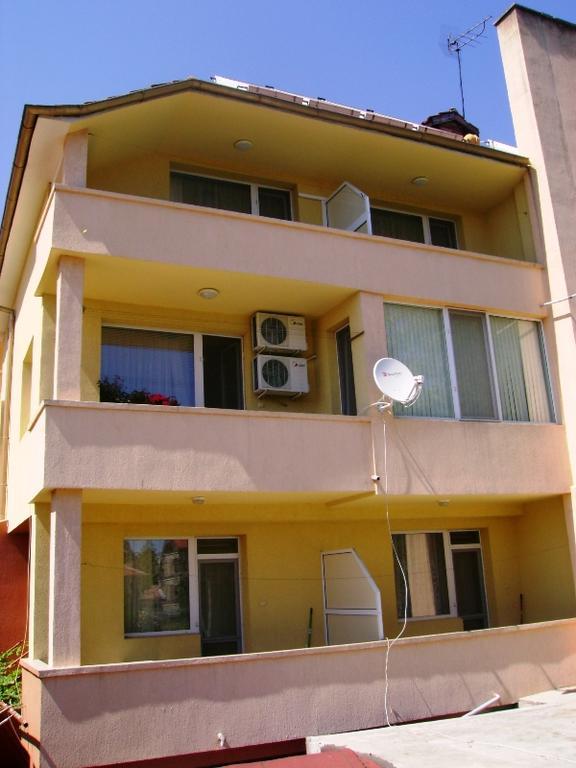 Guest House Jumbo Aheloi Exterior foto